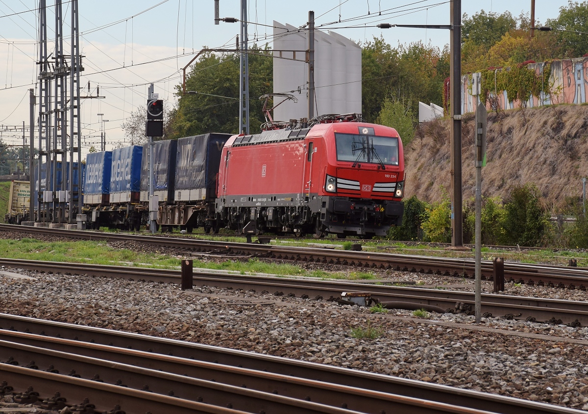 Vectroneninvasion: 193 334 der DB kurz nach der Zulassung für die Schweiz. Pratteln, November 2018.