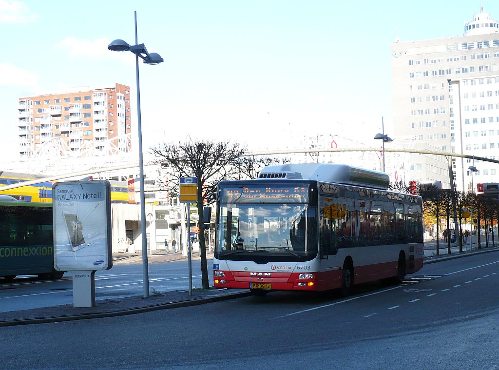 Veolia Bus 6703 MAN Lion's City Baujahr 2009. Stationsplein Leiden 18-11-2012.