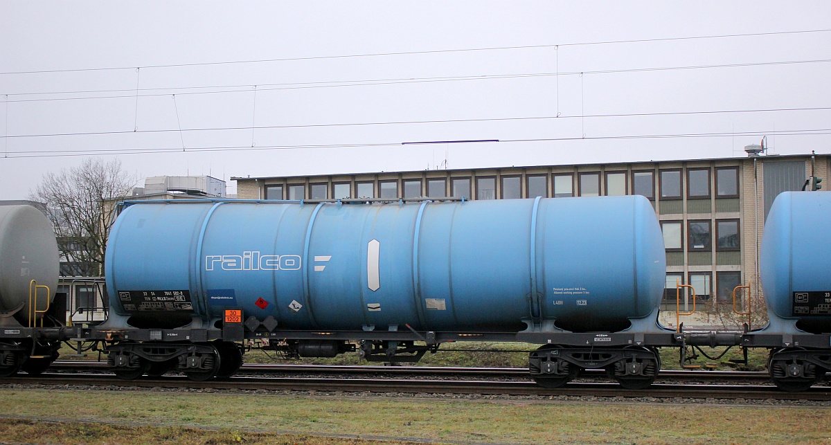 Vierachsiger Kesselwagen Railco 3354 7841 502-9 CZ-RLLS Zacns Einfahrt Hohe Schaar 28.11.2020