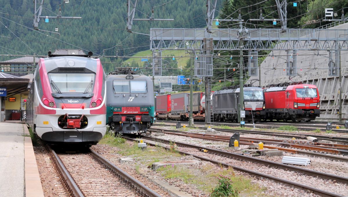 Volles Haus am Brenner...Trentino ETR 526, FS E.405.028, MRCE X4E-669 und DB 193 343. 18.07.2019