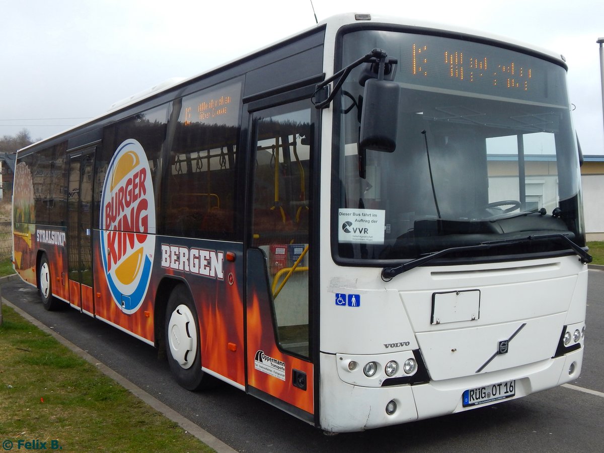 Volvo 8700 der Oppermann Transporte aus Deutschland in Sassnitz.