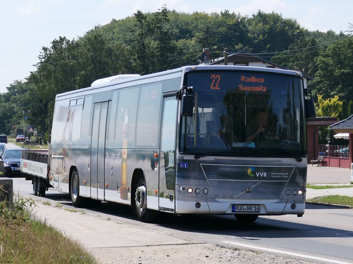 Volvo 8700 der VVR mit Anhänger in Mukran.