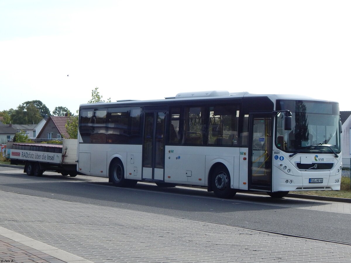 Volvo 8900 der VVR mit Anhänger in Sassnitz.