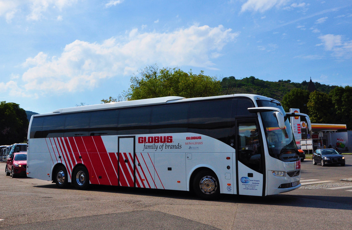 Volvo 9700 von Global Travel Hungary in Krems gesehen.