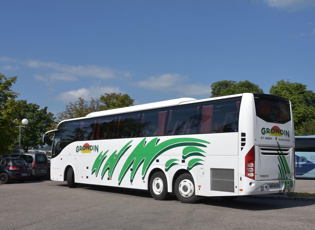 Volvo 9700 von GRONDIN Reisen aus Frankreich 06/2017 in Krems.