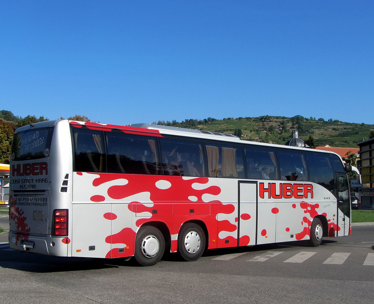 Volvo 9700 von Huber Reisen aus sterreich in Krems gesehen.