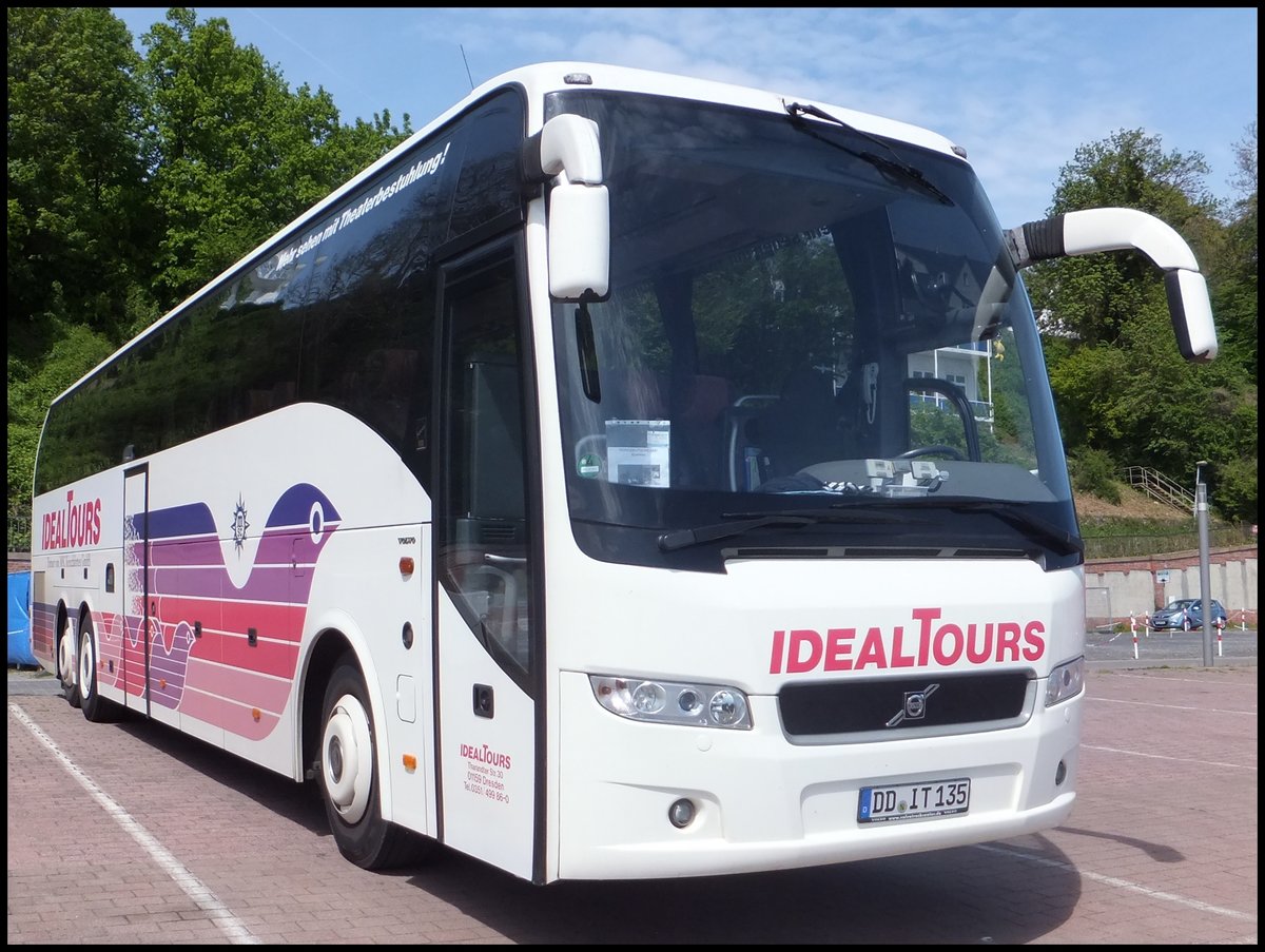 Volvo 9700 von Ideal-Tours aus Deutschland im Stadthafen Sassnitz.