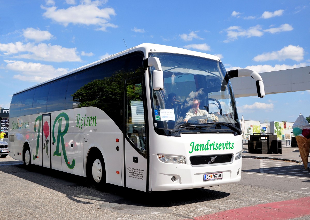 Volvo 9700 von Jandrisevits aus sterreich in Krems gesehen.