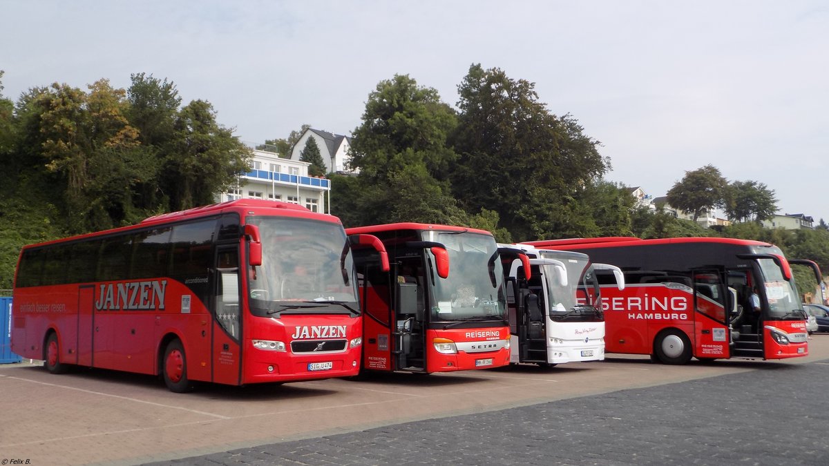 Volvo 9700 von Janzen und Setra 415 GT-HD von Reisering Hamburg und Temsa MD9 von Prima Klima Reisen und Setra 516 HD von Reisering Hamburg aus Deutschland im Stadthafen Sassnitz.