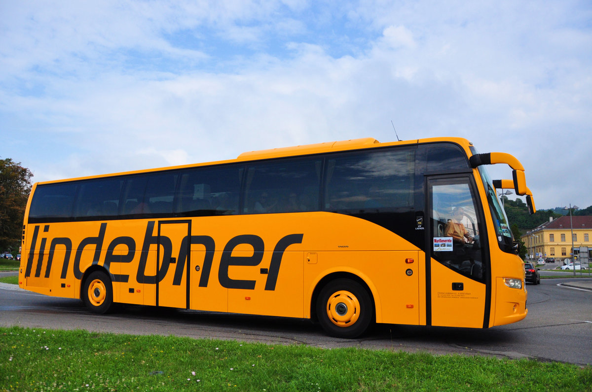 Volvo 9700 von Lindebner Reisen aus sterreich in Krems gesehen.