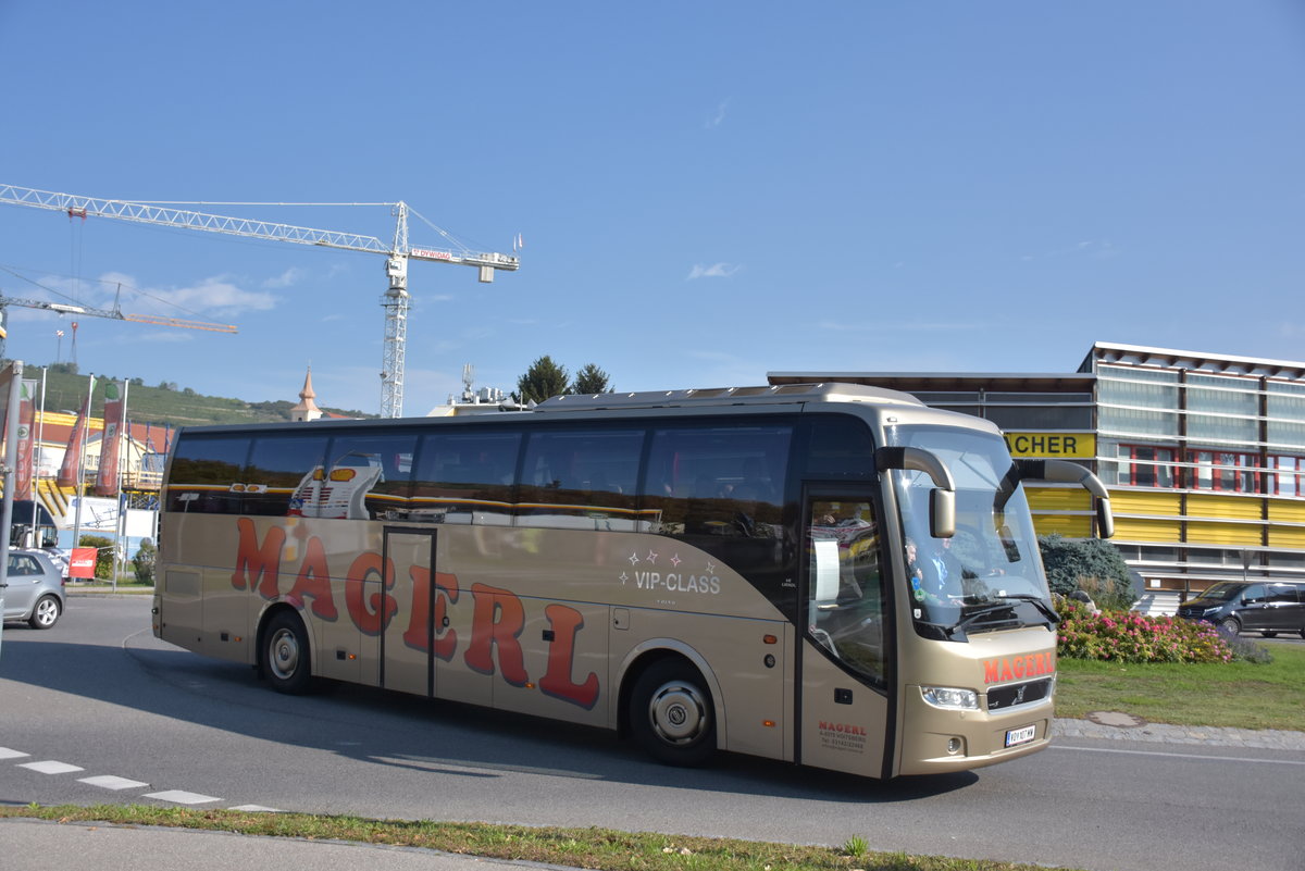 Volvo 9700 von Magerl Reisen aus sterreich 09/2017 in Krems.