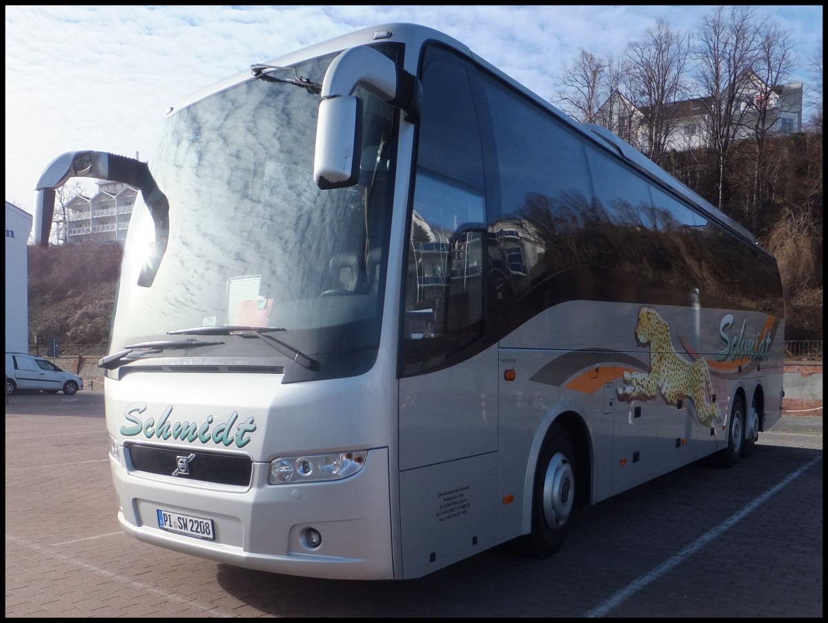 Volvo 9700 von Schmidt aus Deutschland im Stadthafen Sassnitz.