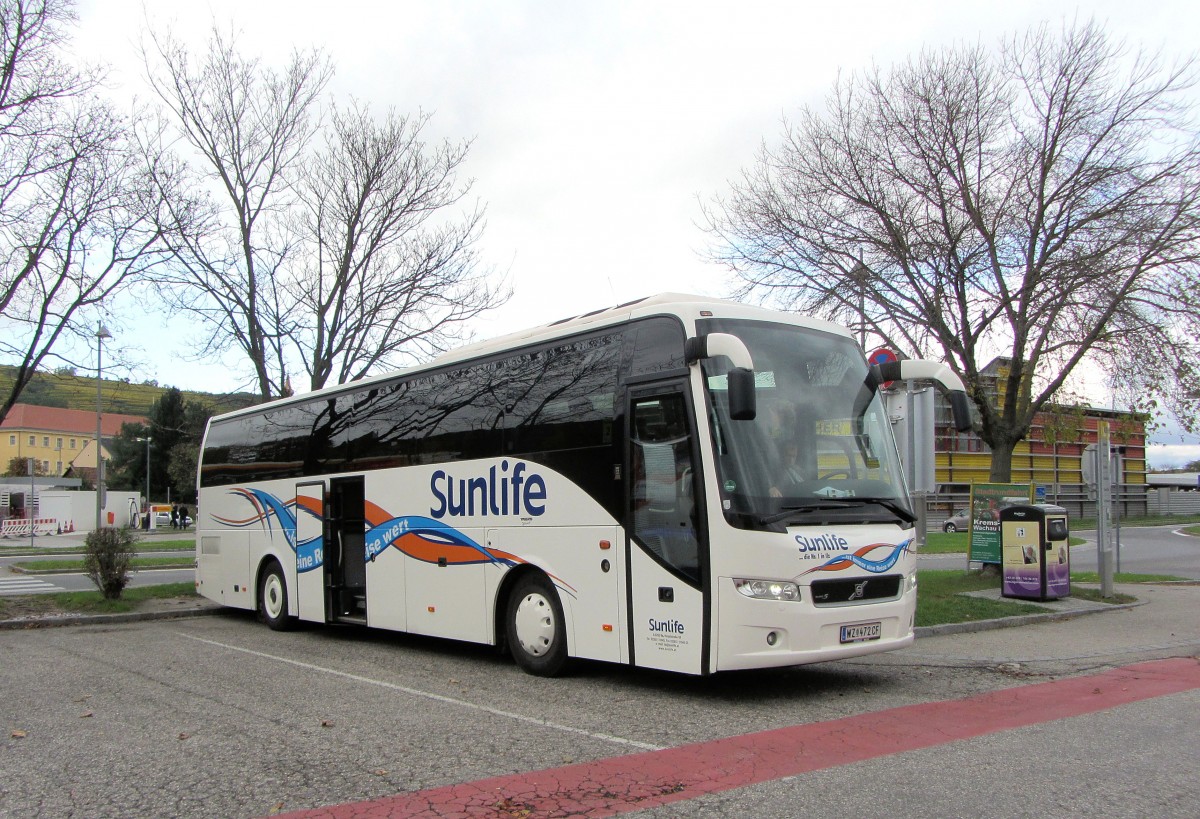 VOLVO 9700 von Sunlife Reisen aus sterreich am 22.10.2014 in Krems.