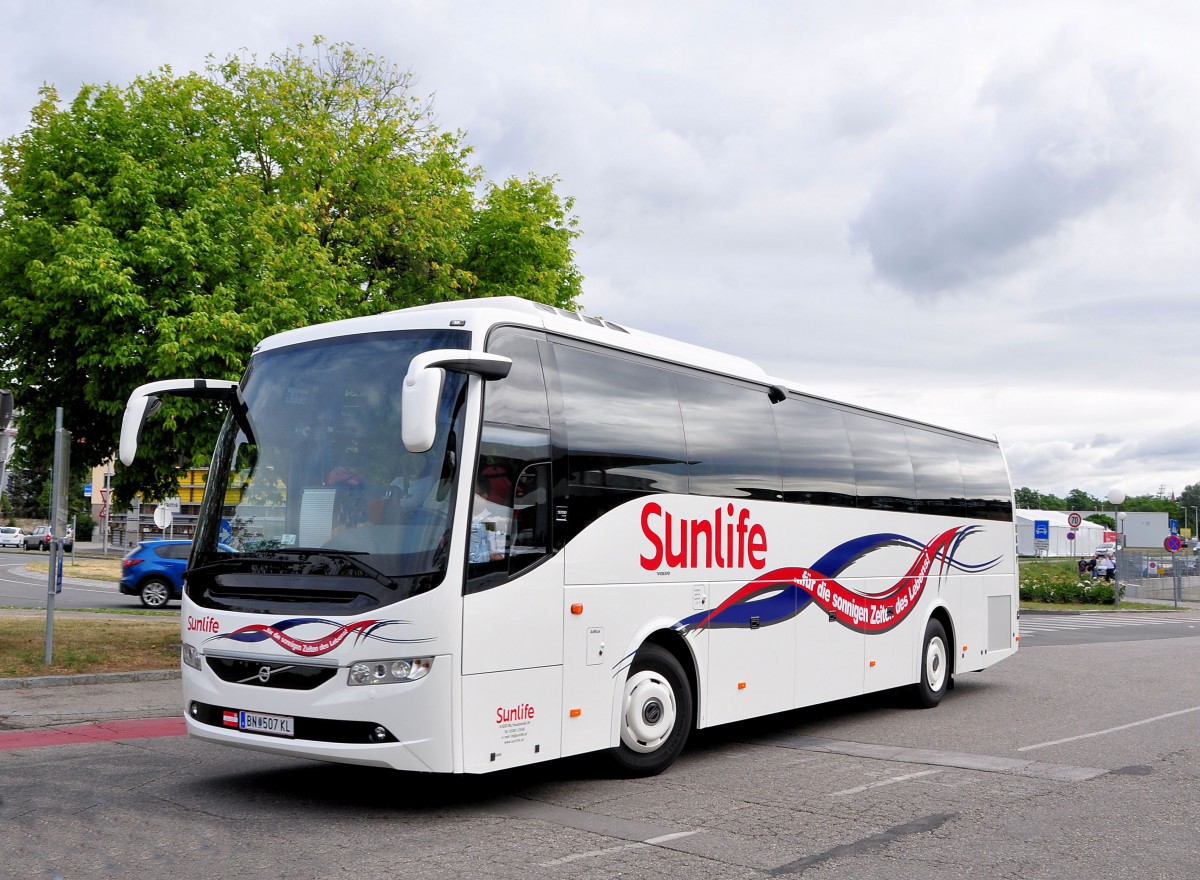 Volvo 9700 von Sunlife Reisen aus Niedersterreich in Krems gesehen.