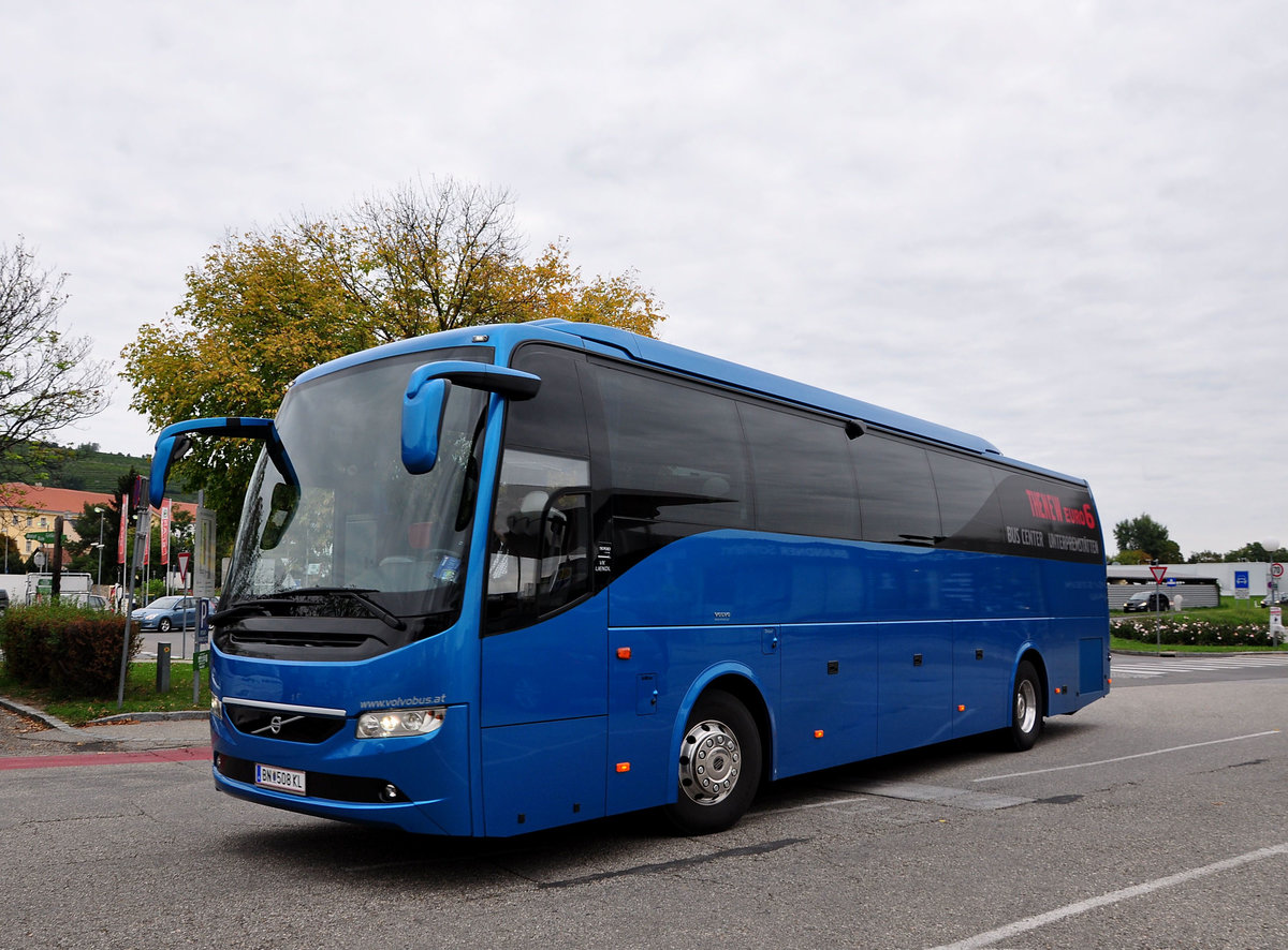 Volvo 9700 von Volvo sterreich in Krems gesehen.