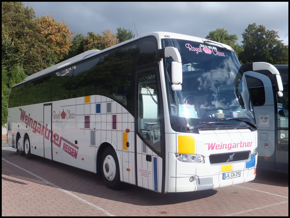 Volvo 9700 von Weingartner aus Deutschland im Stadthafen Sassnitz.