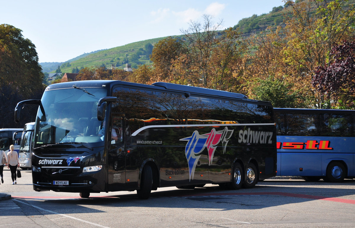 Volvo 9900 von Busreisen SCHWARZ aus sterreich in Krems.