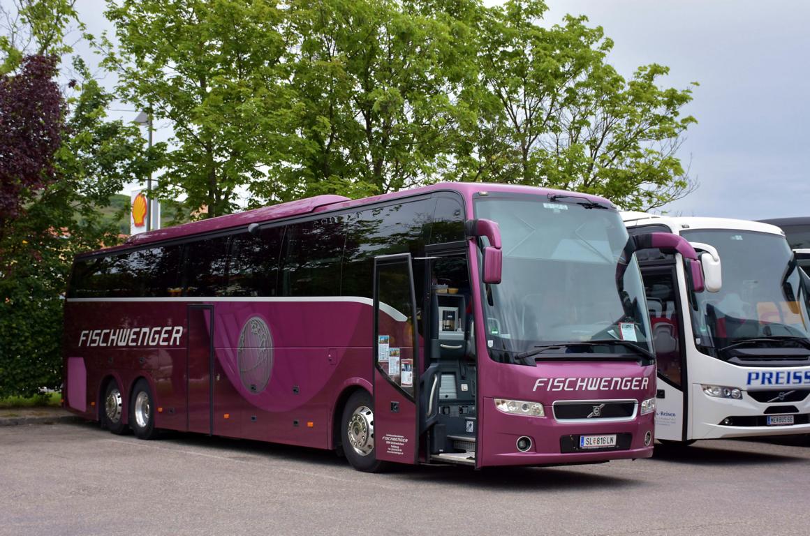 Volvo 9900 von Fischwenger Reisen aus sterreich in Krems.