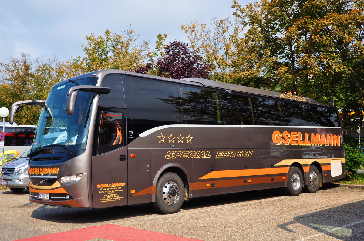 Volvo 9900 von Gsellmann Reisen aus sterreich in Krems gesehen.