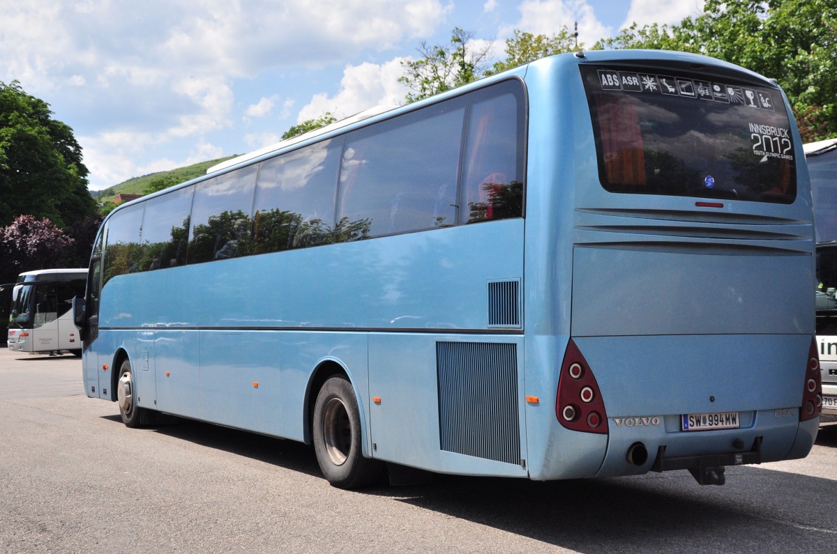 VOLVO B9R aus Niedersterreich im Mai 2015 in Krems gesehen.