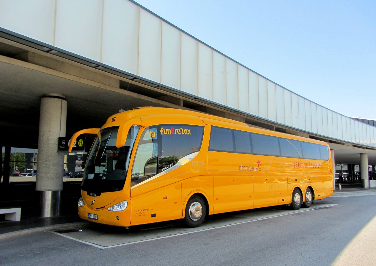 VOLVO IRIZAR PB aus der CZ hier am Airport Schwechat/VIE im Juli 2013.