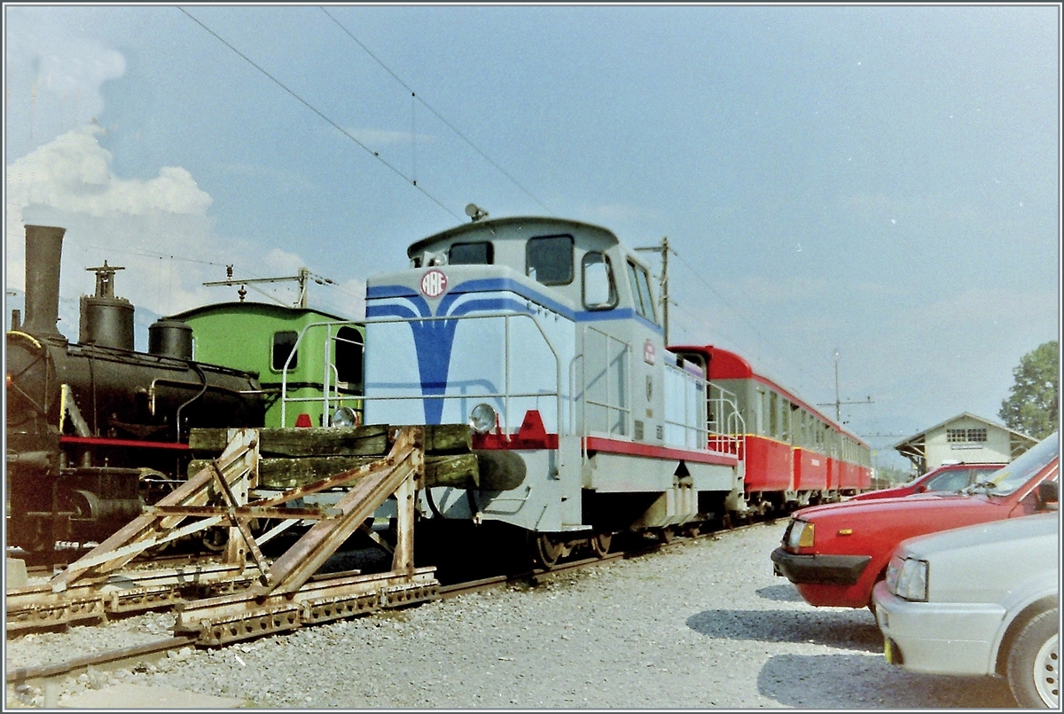 Von 1988 bis 1998 fuhren im Tourismus bzw. Museumsbahn Verkehr Reisezüge unter dem Namen Rive Bleue Express von Bouveret nach Evian und zurück. Dafür hatte die RBE Bahn das Tigerli E 3/3 N° 2  HANSLI  SLM Fabriknummer 795, Baujahr 1893 und die BB 71010 (ex SNCF/Baujahr 1965) zur Verfügung. 

April 1993

