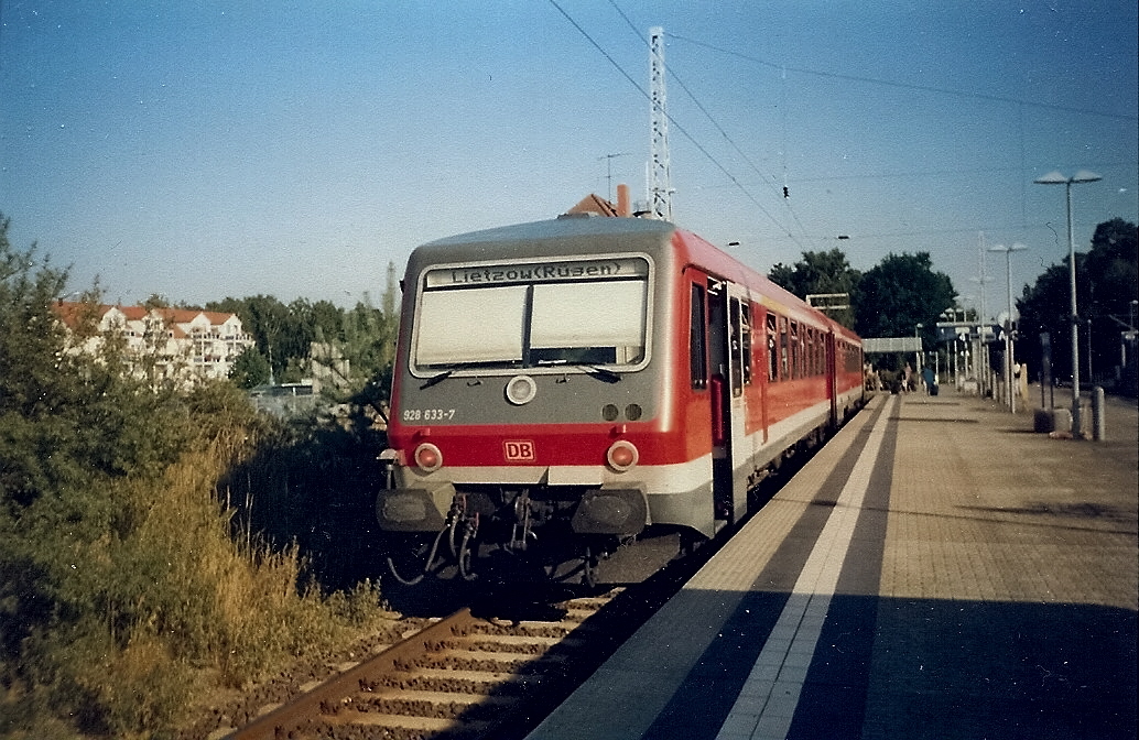 Von Binz nach Lietzow fuhr der 628/928 633. 