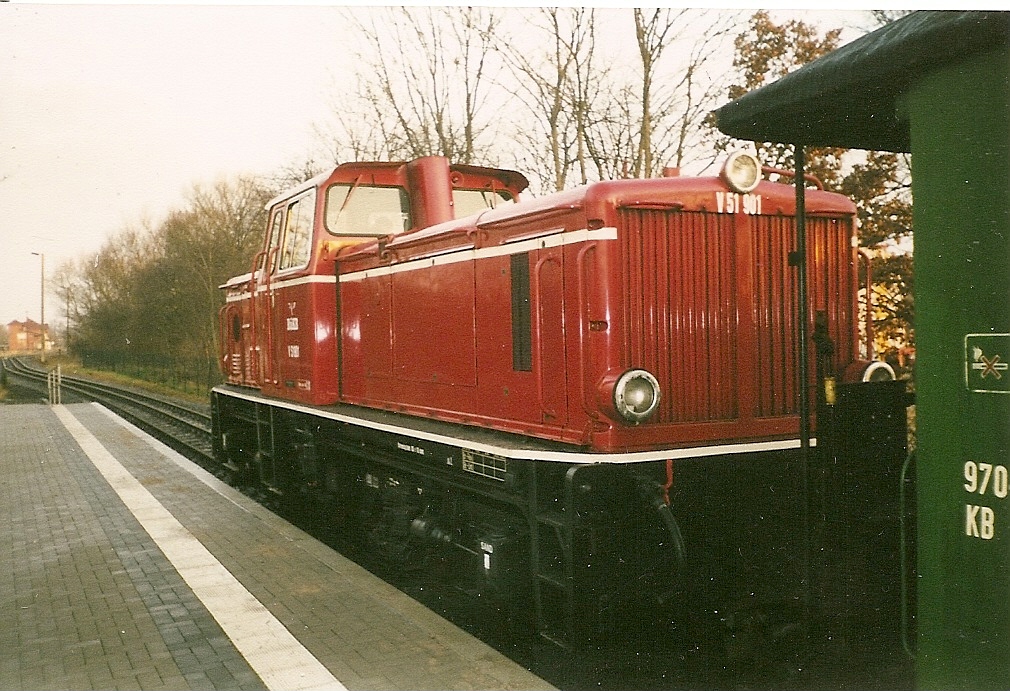 Vor der PRESS �bernahme und ihrer jetzigen blauen Farbgebung fuhr 251 901 noch unter der Bezeichnung V51 901 und in roter Farbgebung von Lauterbach Mole.
