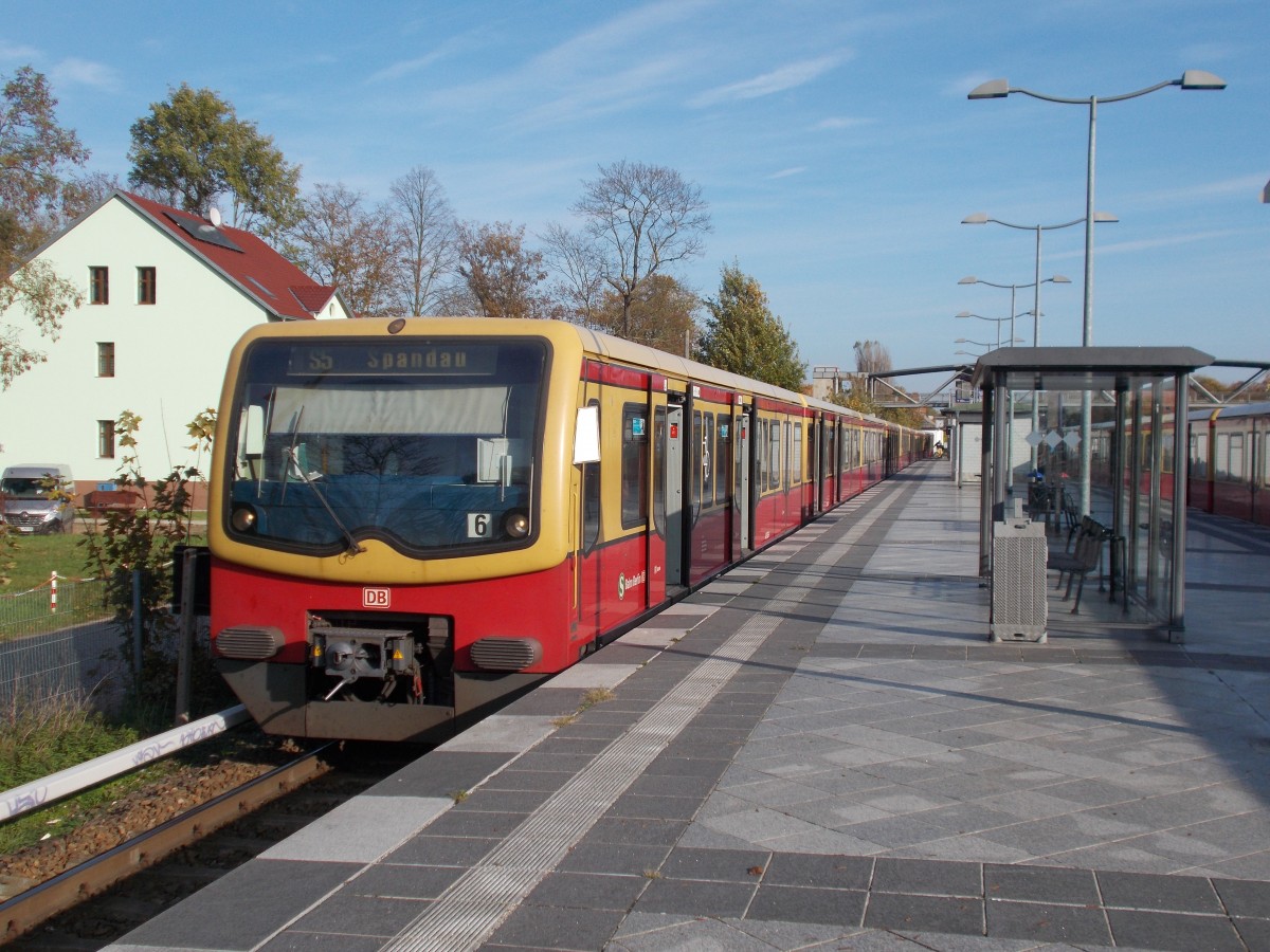 Vor den Toren Berlin`s,in Fredersdorf,fotografierte ich,am 27.Oktober 2014,den 481 169