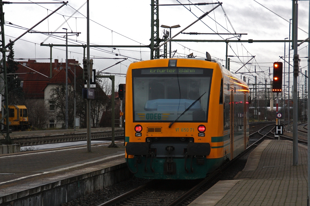 VT 650.71 der ODEG bei der durchreise gen Erfurt im Bf Weimar am 19.12.14