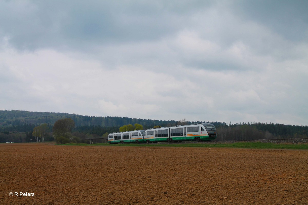 VT16  Stadt Regensburg  + VT12  Landkreis Tirschenreuth  als VBG74263 Marktredwitz - Regensburg bei Oberteich. 11.04.14