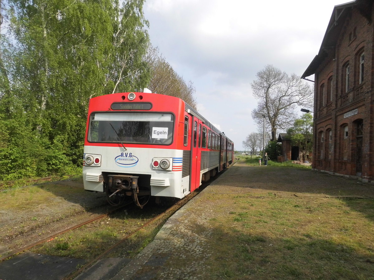 VT2E der AVG im Bahnhof Schneidlingen am 7.5.17