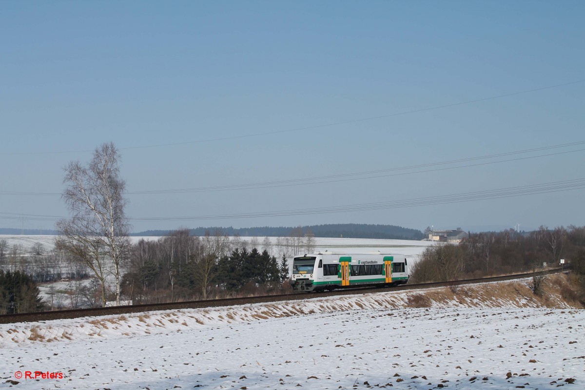 VT66 hat das Viadukt von Seußen als OPB 20876 Cheb - Marktredwitz überquert. 16.02.15