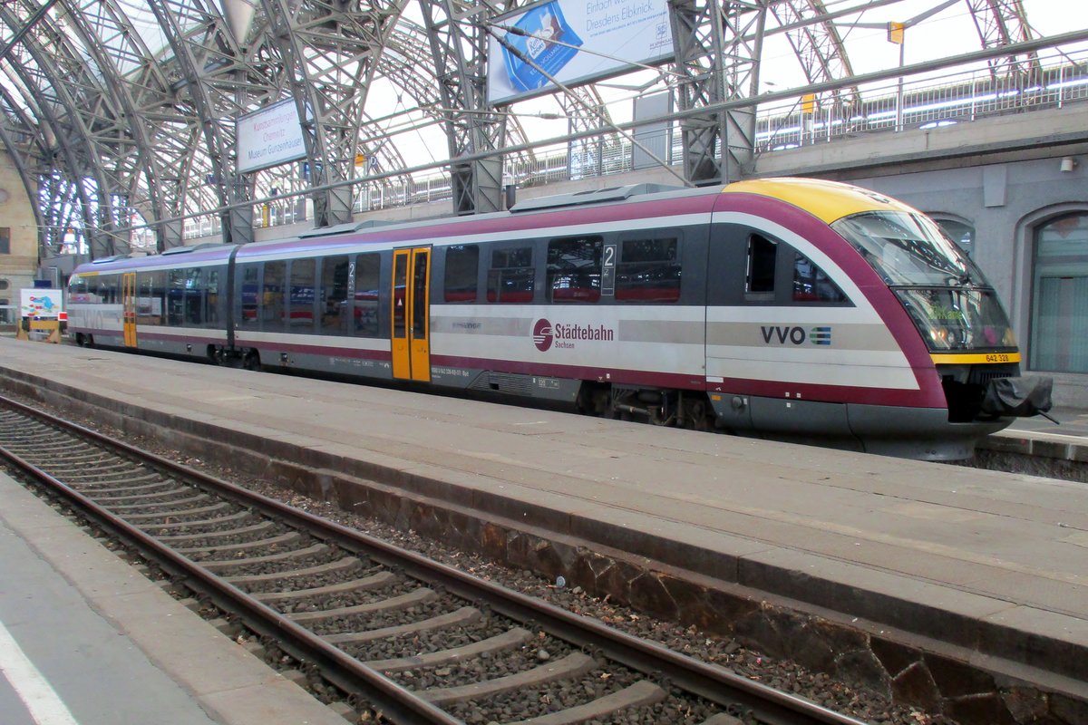 VVO 642 328 steht am 6 April 2018 in Dresden Hbf. 