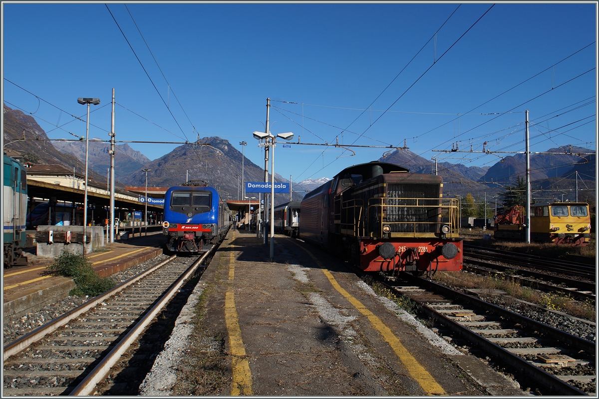 Während man für Armin am 27. Dez. in Domodossola eine wunderschön gepflegte D 245 hinstellte, musste ich am 26. Okt. 2015 mit der D 245 2281 Vorlieb nehmen.
