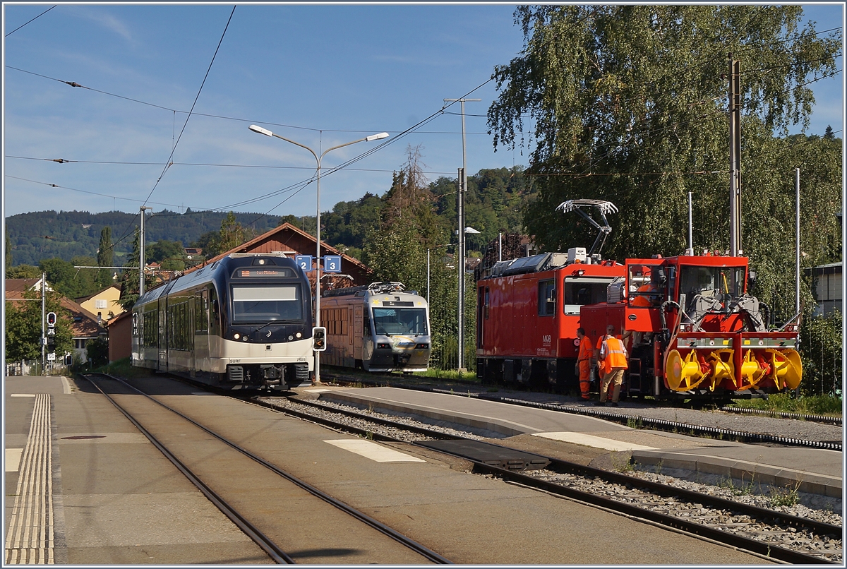 Während der MVR SURF ABeh 2/6 7505 Blonay erreicht, übt die HGem 2/2 2501 schon mal für den Winter.

16. Aug. 2019