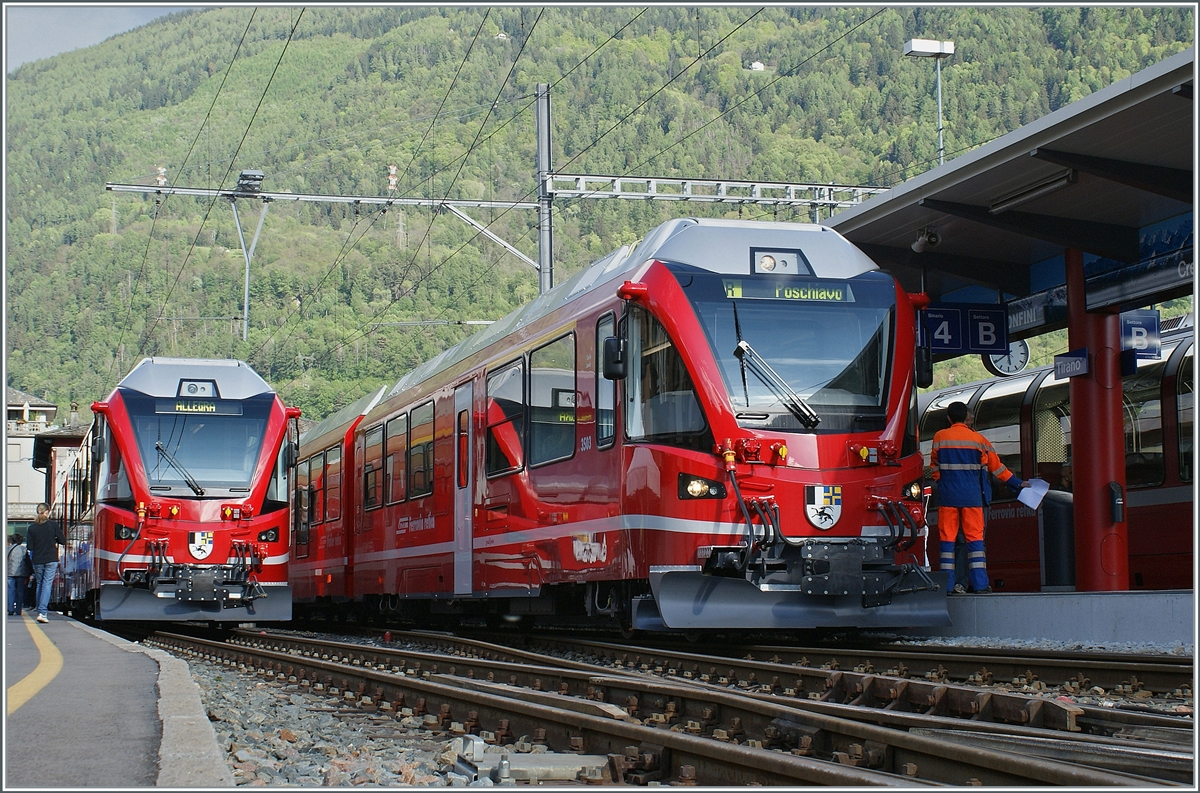 Während der RhB Allegra ABe 8/12 3505 in Tirano für den offiziellen Festakt bereits am Bahnstieg weilt, steht  der ABe 4/12 3503 für Publikumsfahrten nach Poschiavo bereit.

8. Mai 2021