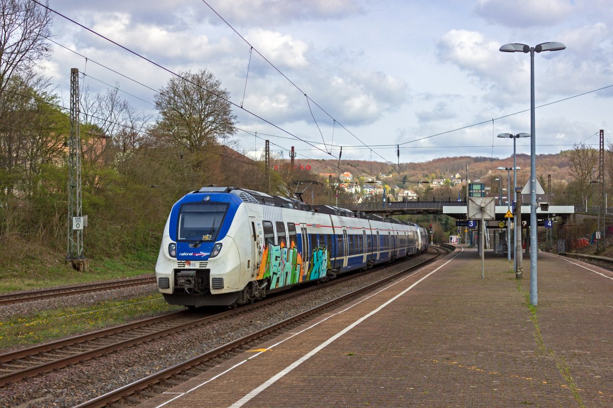 Whrend werktags mittlerweile alle Zge der Linie RE7 bis Rheine durchfahren besteht am Wochenende ab Mnster nur ein Zweistundentakt. Dieser Zug, bestehend aus 9442 351 und 355 ist einer der in Mnster endenden Kurse.