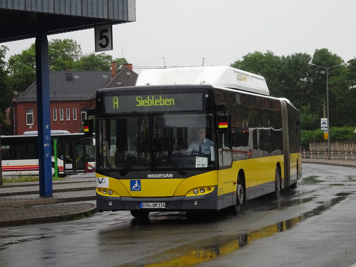 Wagen 114 von Steinbrck, ein N4521 CNG (ex HARU), ist am 12.07.17 auf der Linie A unterwegs.