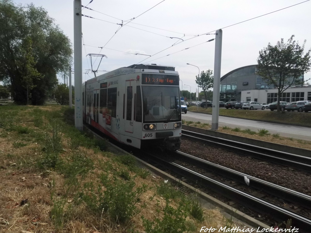 Wagen 605 der HAVAG kurz hinter der Haltestelle Rennbahnkreuz am 11.6.15