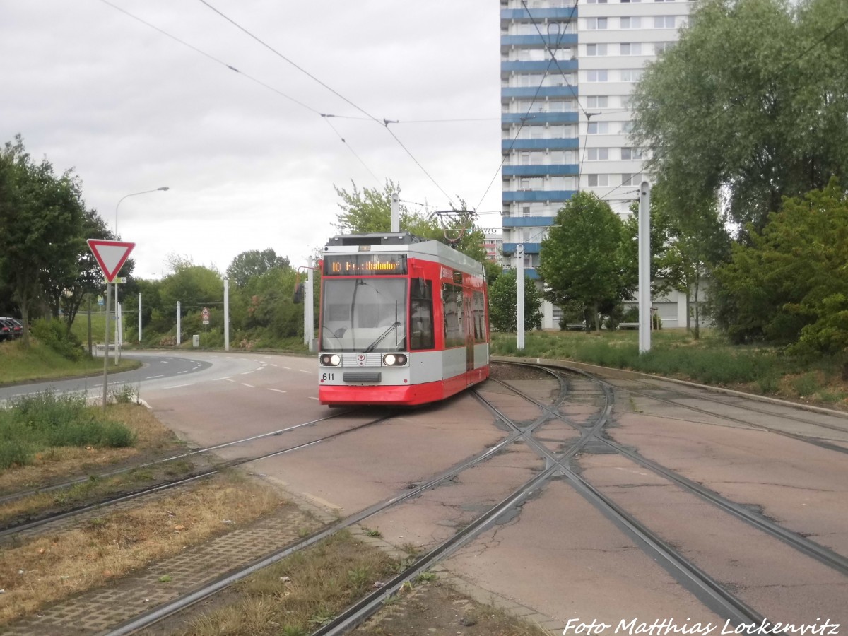 Wagen 611 der HAVAG beim einfahren in die Haltetselle Rennbahnkreuz am 24.6.15