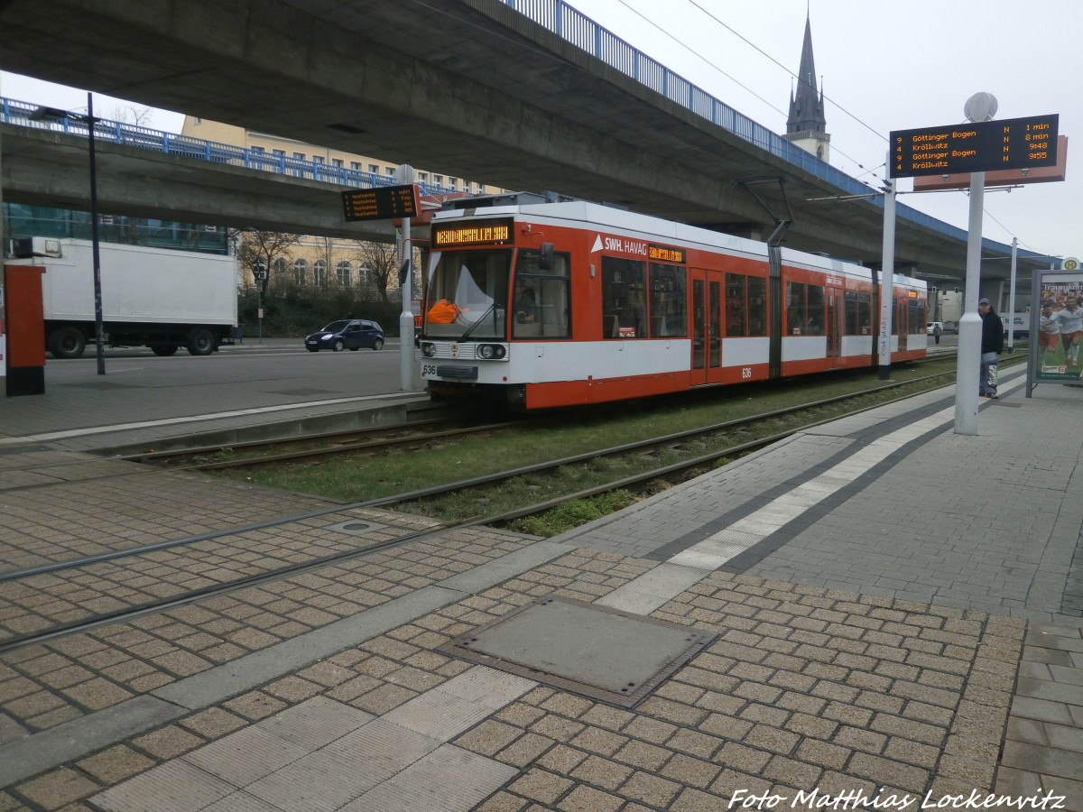 Wagen 636 der HAVAG ist nach einem Unfall unterwegs zum Betriebshof am 12.3.15