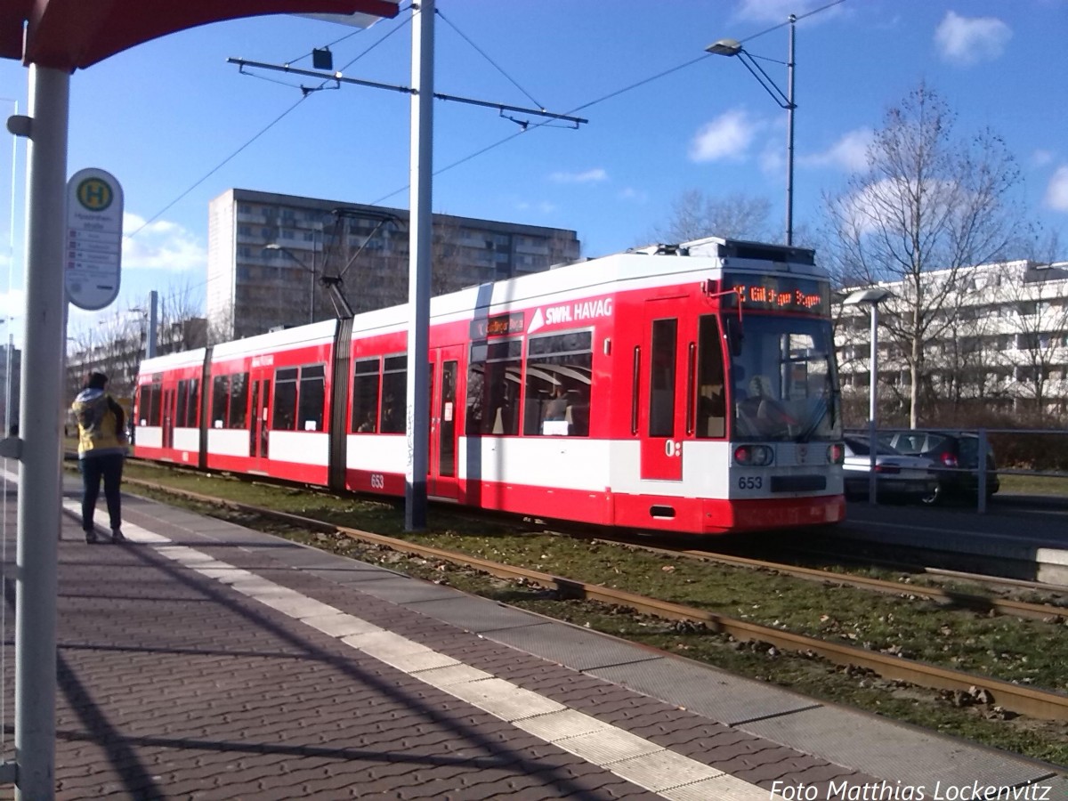 Wagen 653 mit ziel Göttinger Bogen in der Haltestelle Hyazinthenstraße am 14.2.14