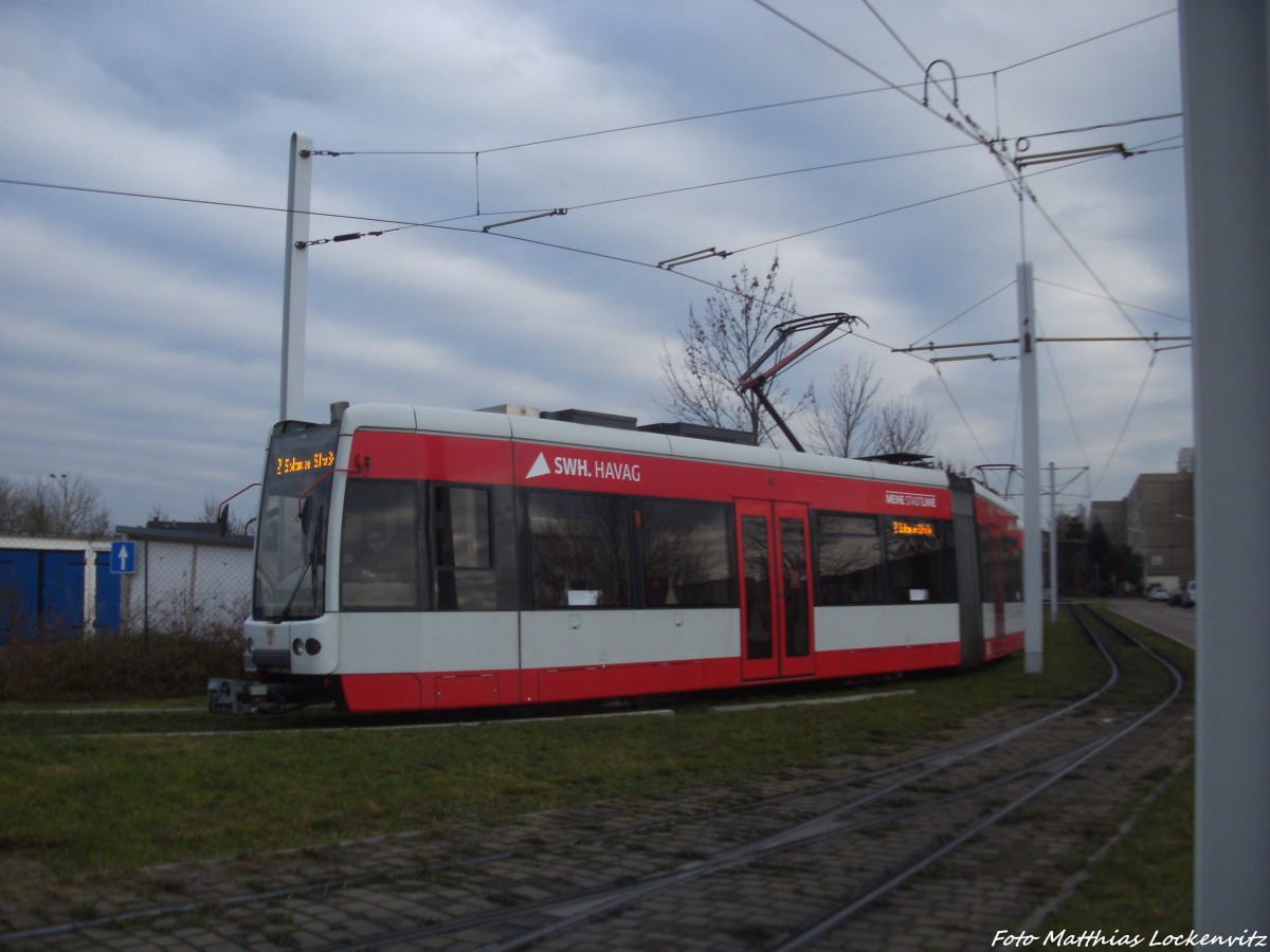 Wagen 689 beim einfahren in die Endhaltestelle Soltauer Strae am 21.11.14