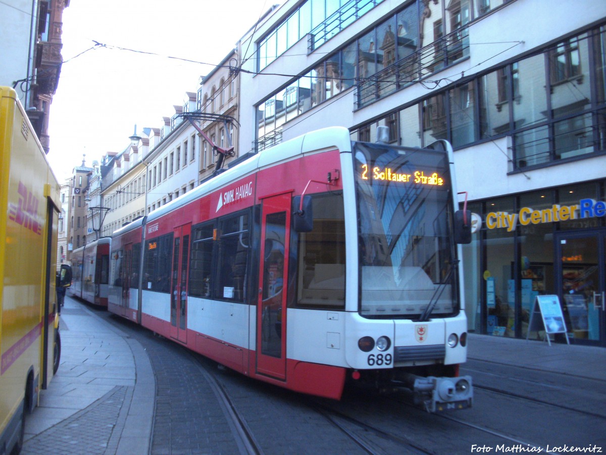 Wagen 689 der HAVAG als Linie 2 mit ziel Soltauer Strae kurz vor der Haltestellte Marktplatz am 8.11.14