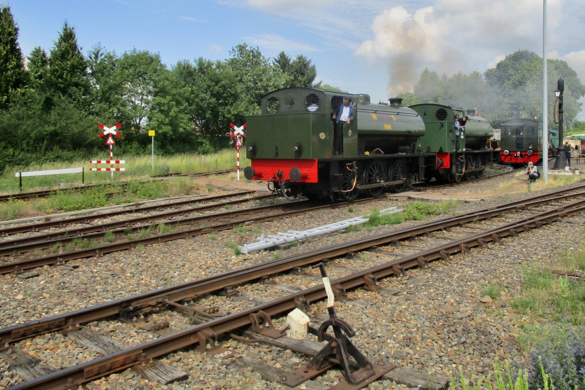 War Department 75196 -heute in Besitz der SCM (Stoomcentrum Maldegem in Flandern) lauft um in Simpelveld am 8 Juli 2017.