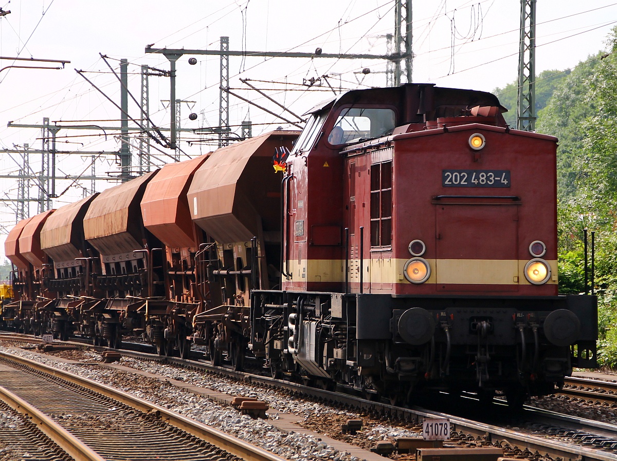 Wedler & Franz Gbr 3202 483-4 mit Bauzug bei der Durchfahrt in HH-Harburg. 28.06.2014