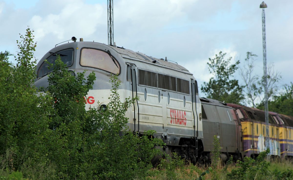 Weiterhin in Dänemark zu Gast die sich hier versteckende oder versteckt wordene 227 007 der STRABAG. Padborg/DK 09.06.2019