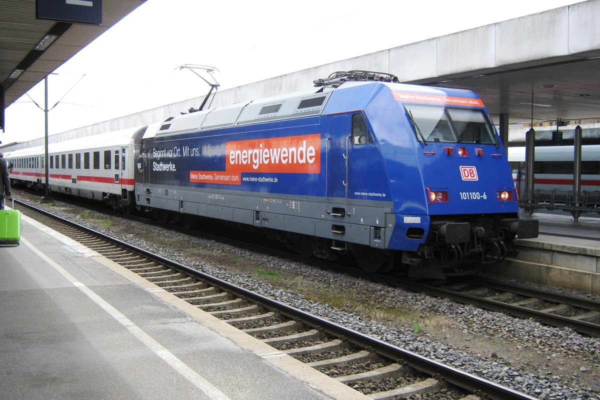 Werbelok 101 100 steht am 22 September 2016 in Hannover Hbf.