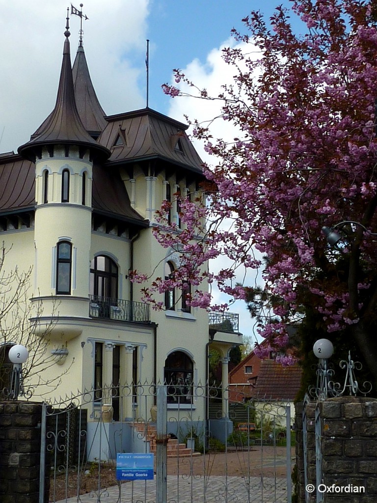 Wesselburen - Kulturdenkmal  Villa Assmus  im Jugendstil an der Straße Lollfuß.